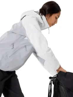Arc'teryx Women's Beta AR Jacket Arctic Silk / Solitude Ii