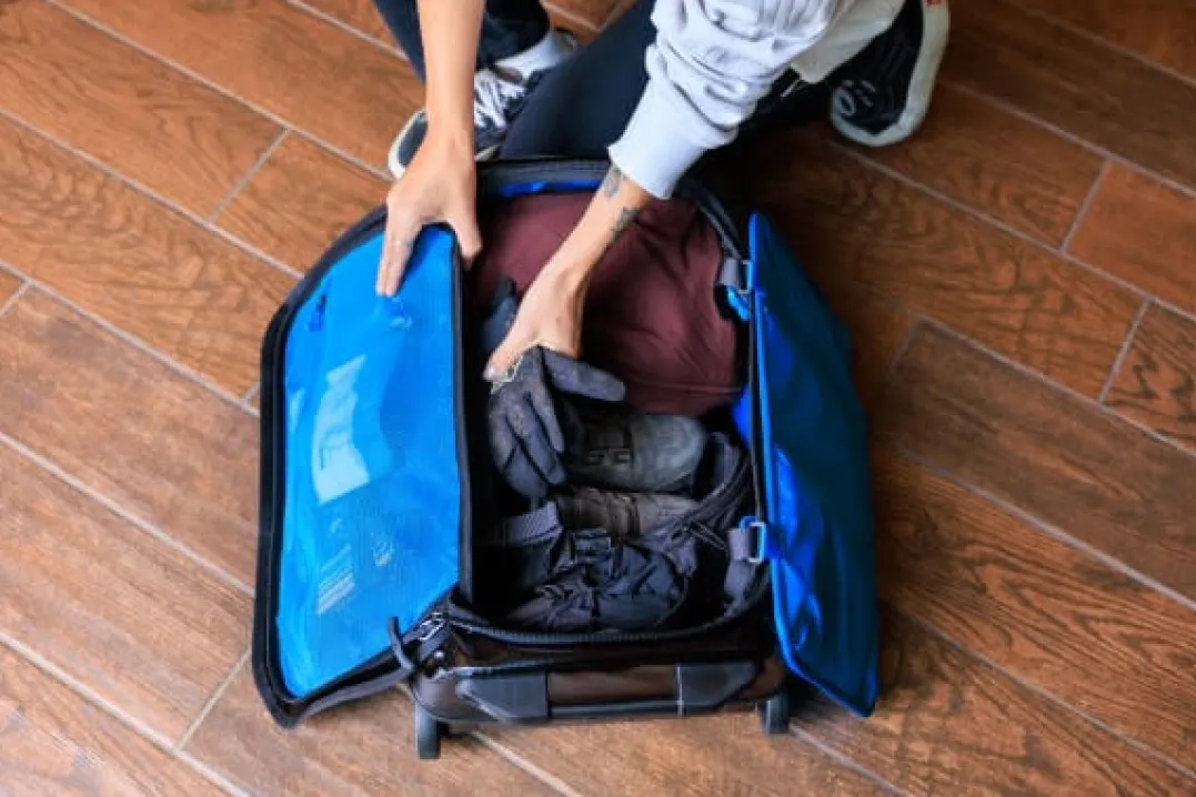 Gregory Alpaca Wheeled Duffel 40l Obsidian Black