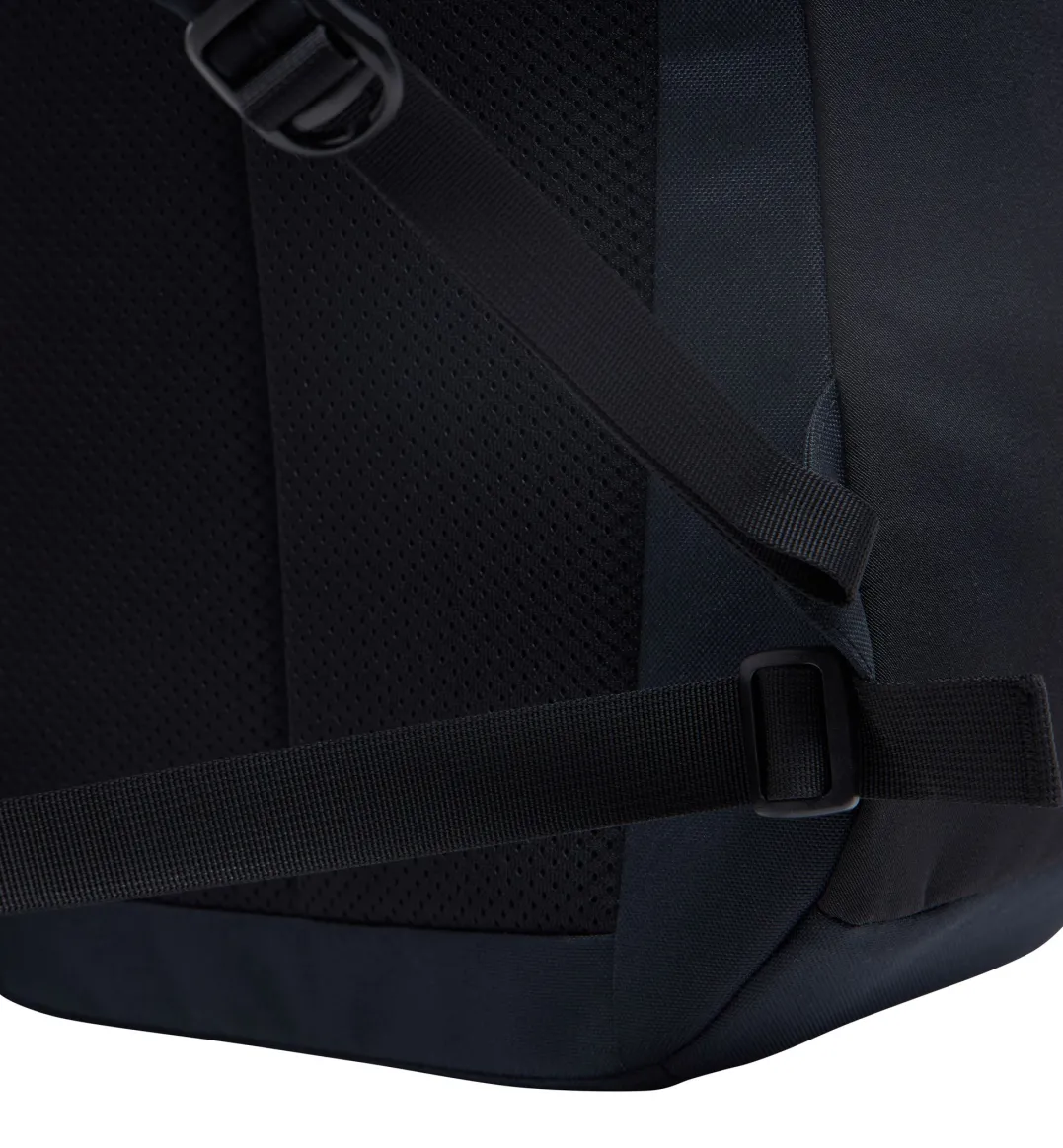 Haglöfs Corker Large 24L True Black