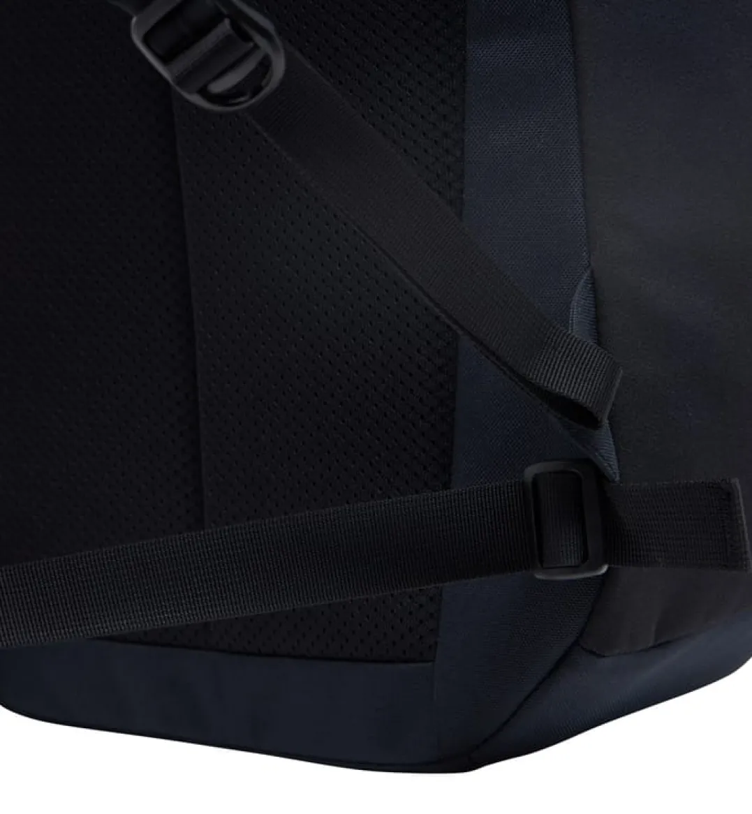 Haglöfs Corker Large 24L True Black