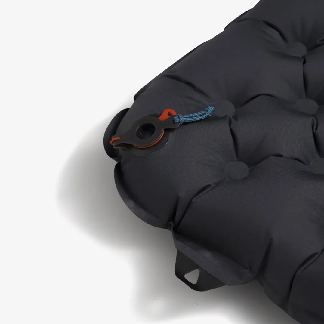 Helsport Explorer Air Pillow Dark Shadow / Ruby Red