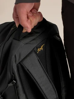 .ia{margin-bottom:16px}Arc'teryx Mantis 26 Backpack Black