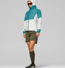 .ic{margin-bottom:16px}Norrøna Senja Gore-Tex Jacket W'S Brittany Blue/snow White