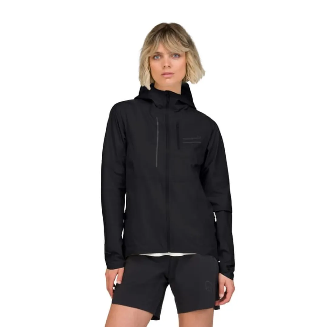 .ic{margin-bottom:16px}Norrøna Senja Gore-Tex Jacket W'S Caviar