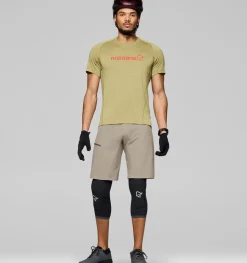 .i8{margin-bottom:16px}Norrøna Men's Fjørå Flex1 Light Shorts Winter Twig