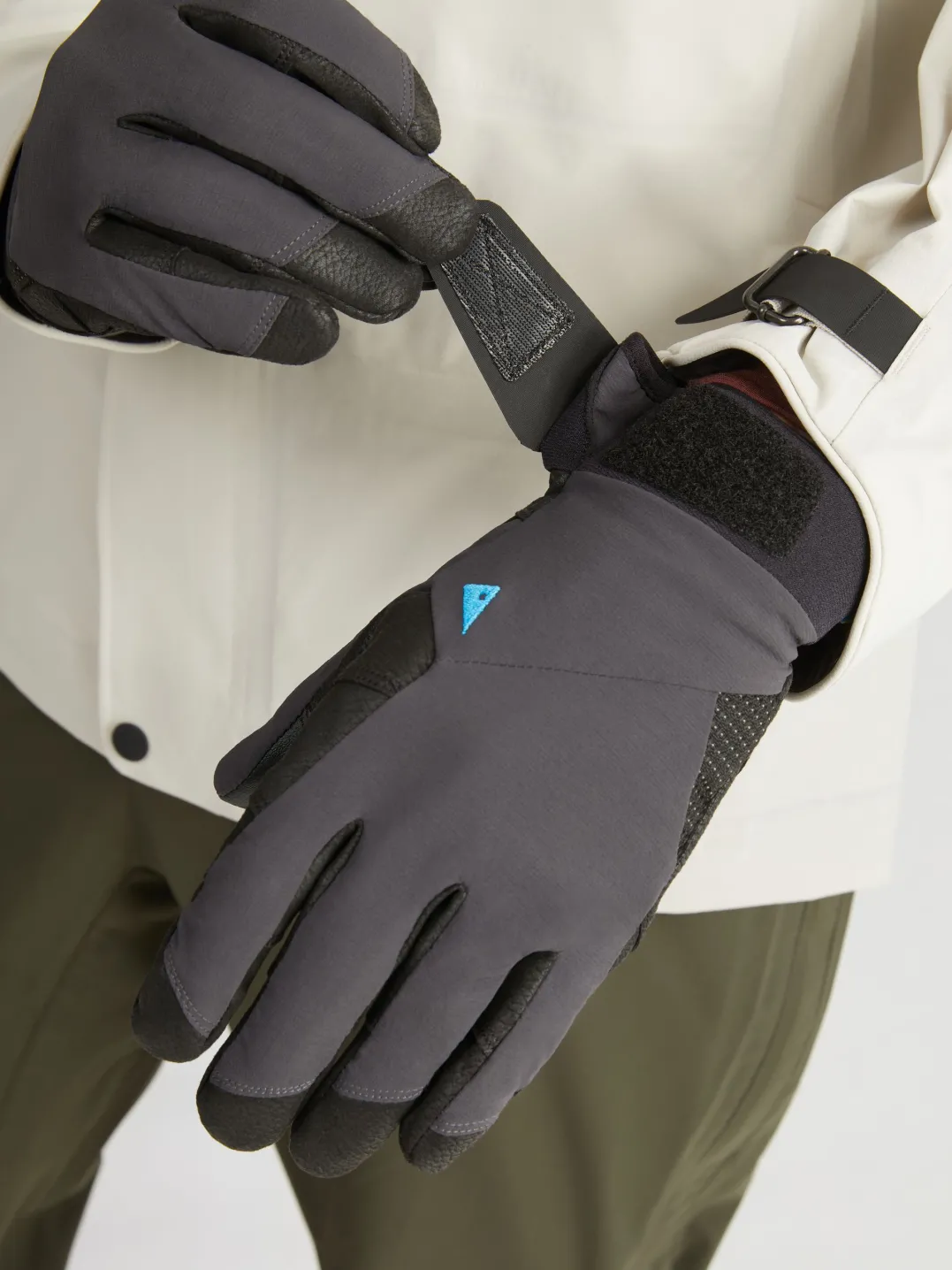 Klättermusen Galar Gloves Raven