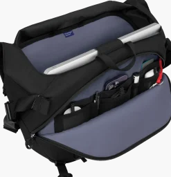 Osprey Metron 18 Messenger Black/Anchor Blue