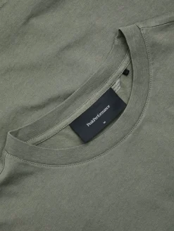 Peak Performance M Original Small Logo Tee Pine Needle