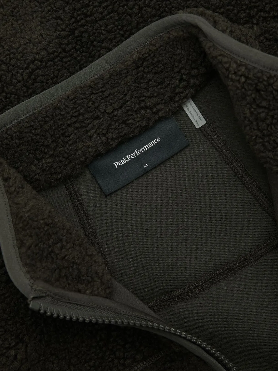 Peak Performance M Solid Pile Jacket Olive Extreme