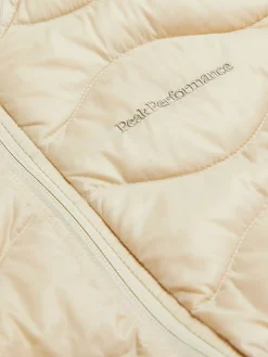 Peak Performance Women's Helium Down Vest Sand Fog