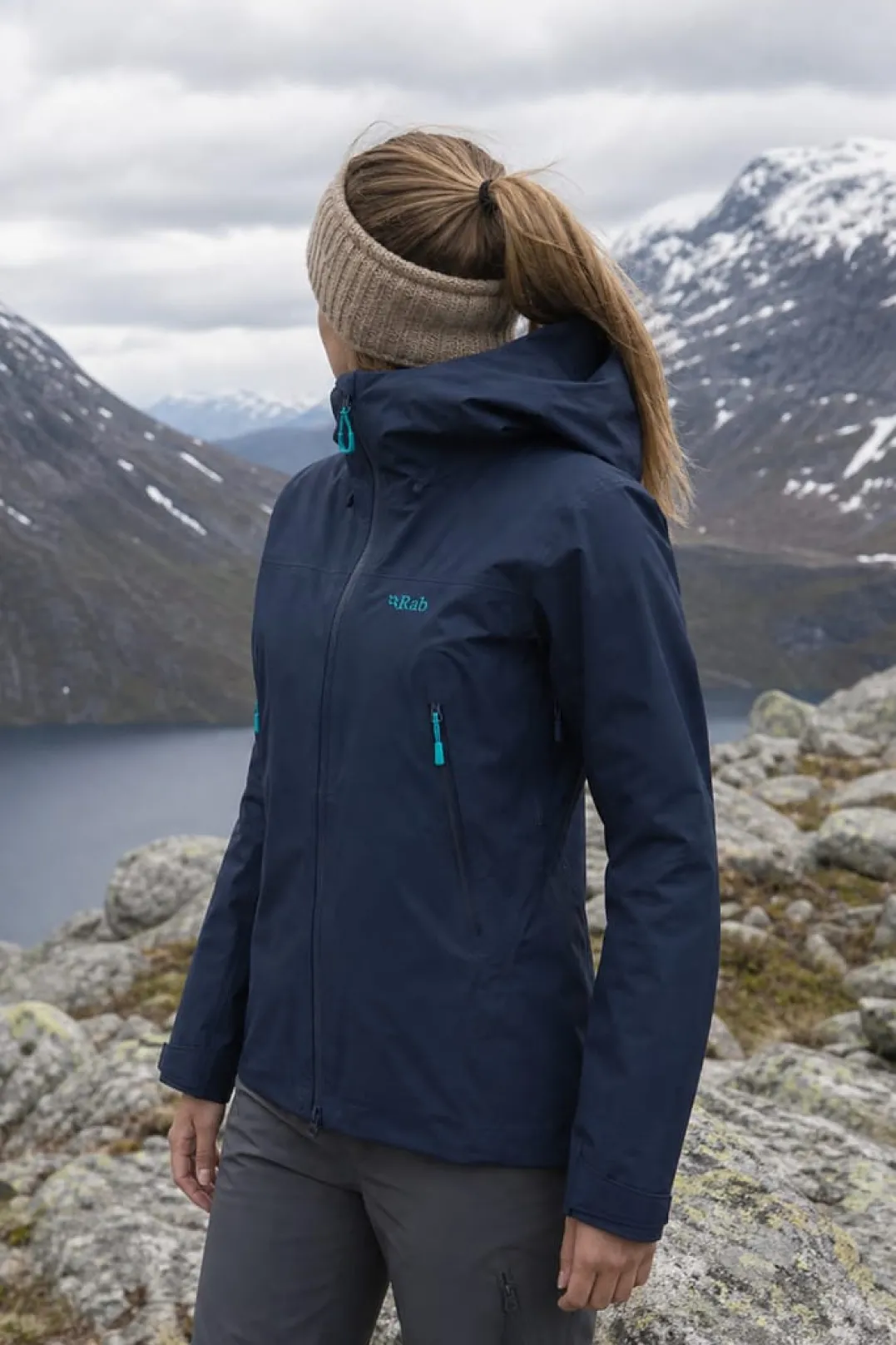 Rab Yangra GTX Jacket Wmns Deep Ink/ultramarine