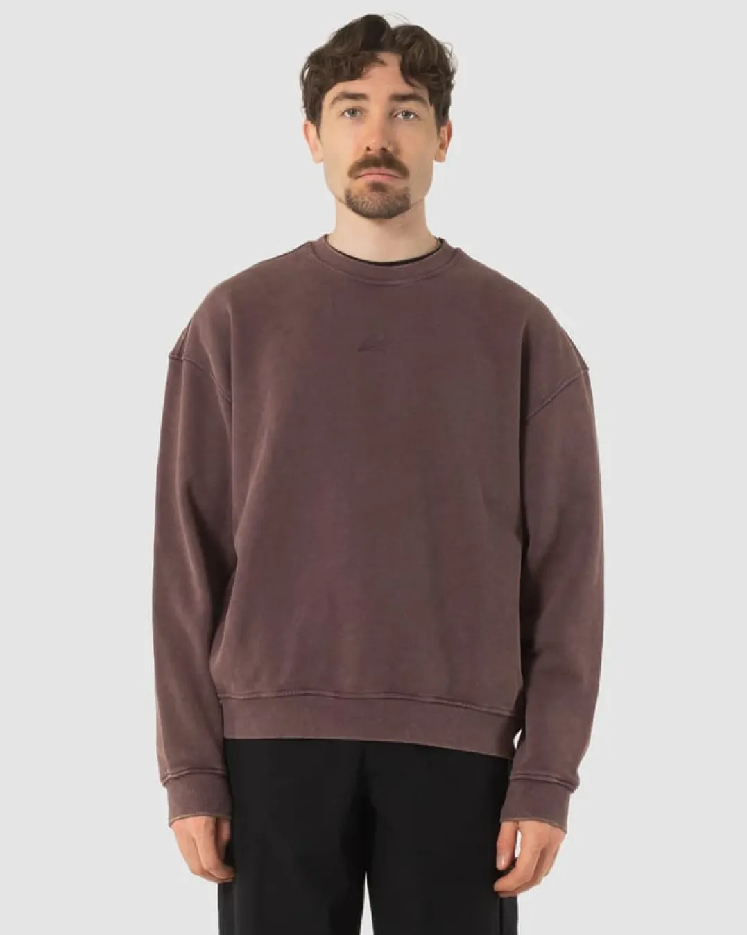 Rúngne Project Crewneck Aubergine