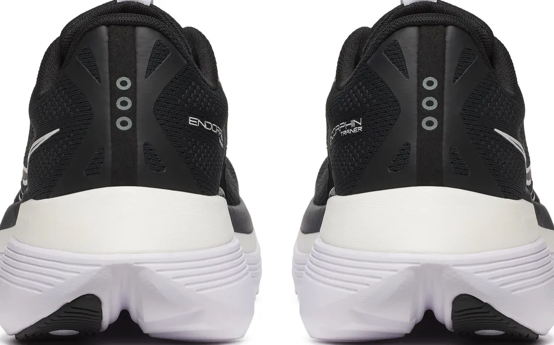 Saucony Women's Endorphin Trainer Black/white