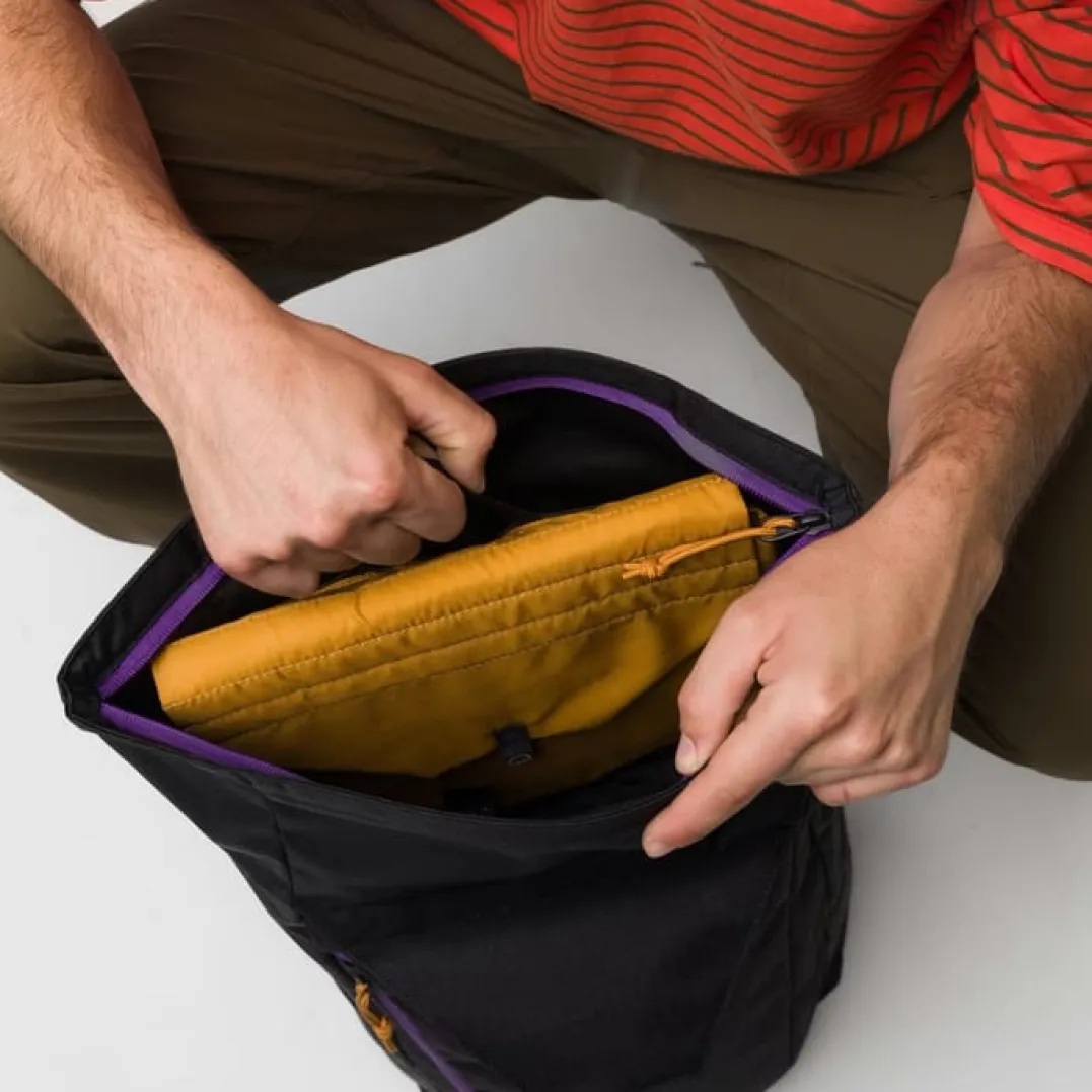 WildCountry Base Hauler 25 Backpack Black