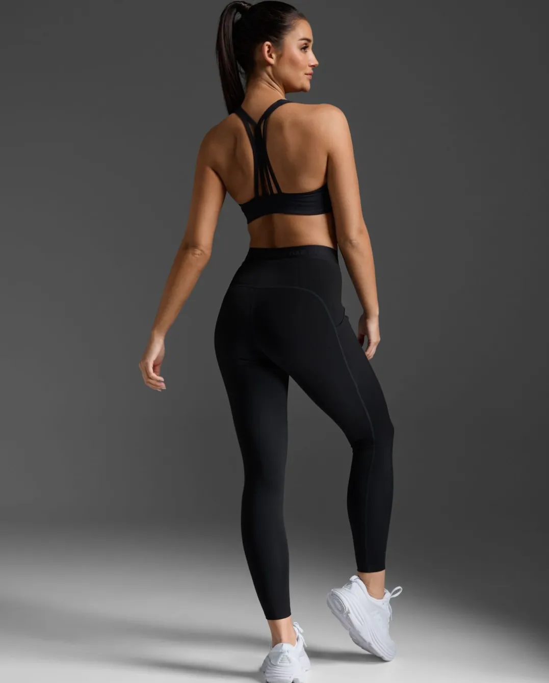 2XU Form Strappy Bra Black/black