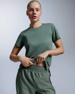 2XU Women'S Aero Mesh Tee Olive Leaf/olive Leaf Reflective