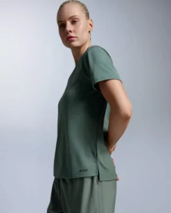 2XU Women'S Aero Mesh Tee Olive Leaf/olive Leaf Reflective
